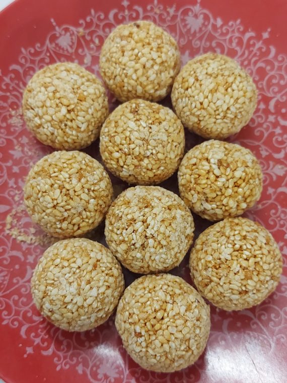 Cheeki - Sesame Balls - Til Gur Laddoo (12 pcs) - تل گڑ لڈو بارہ عدد
