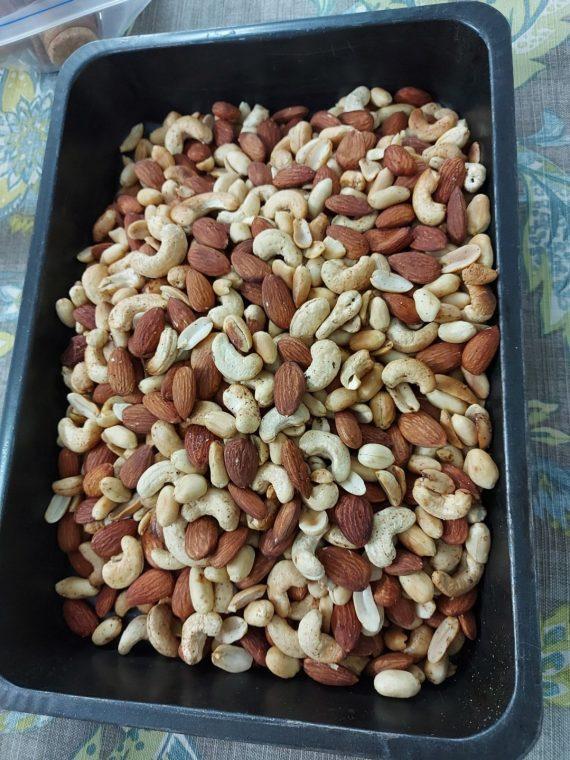 Mixed roasted nuts - SAVORY MIX - PLAIN SALTED سیوری مکس نٹ - روسٹڈ ۔ نمکین